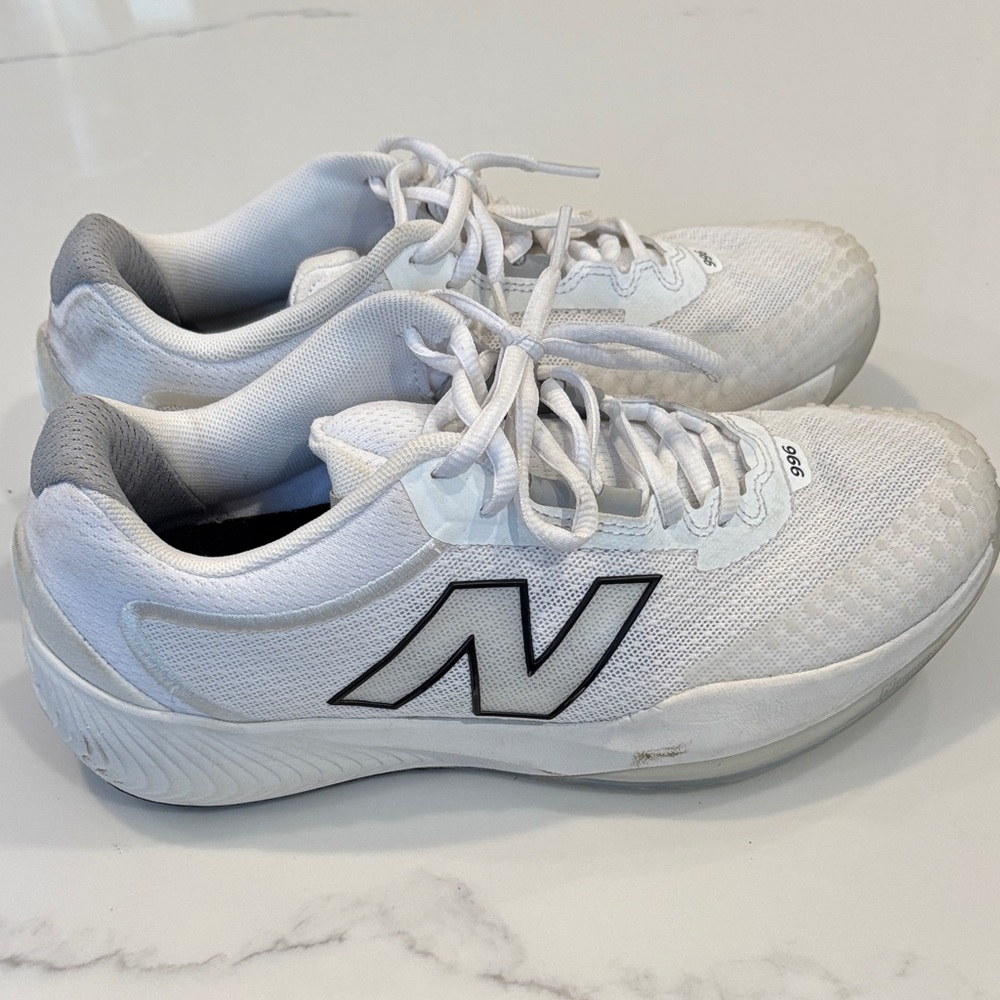 New Balance Women FuelCell 996v6 Sneakers- size 7